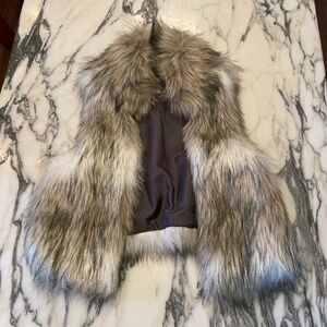 Faux Fur Vest   Ann Taylor Loft Size Medium/Large
